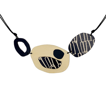 City pattern necklace in black