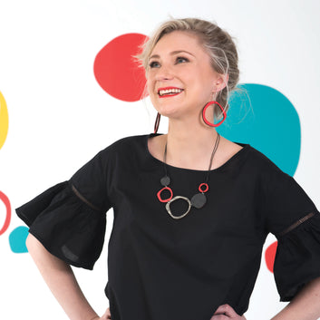 Retro 5 piece statement wooden necklace in red